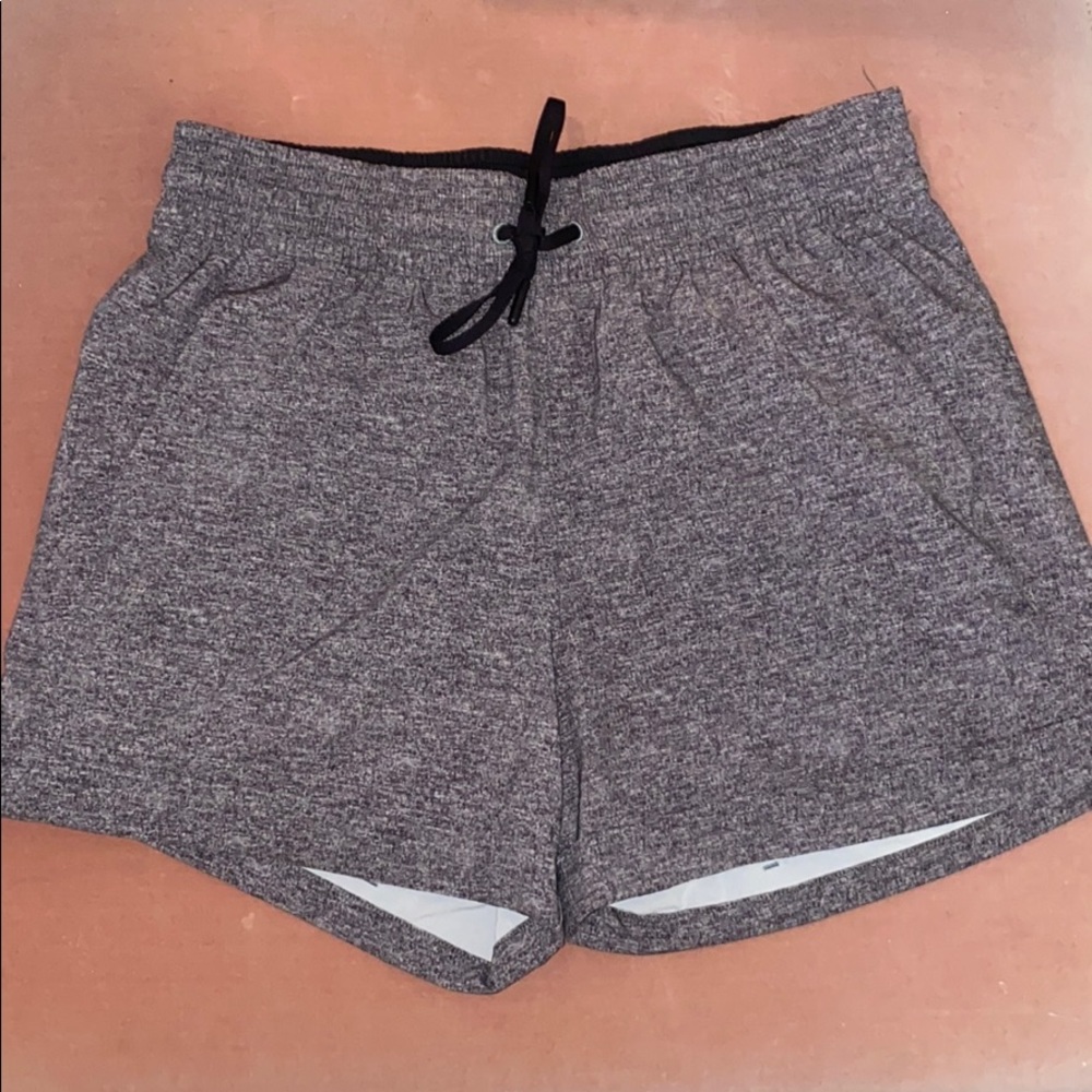 Lululemon Shorts size 6